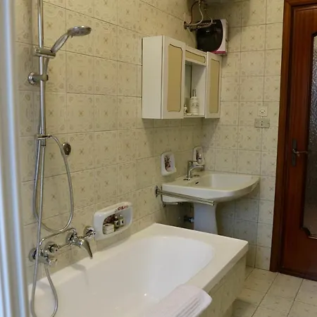La Casa Dei Nonni - Ampio Trilocale Zona Lingotto Apartment Turin